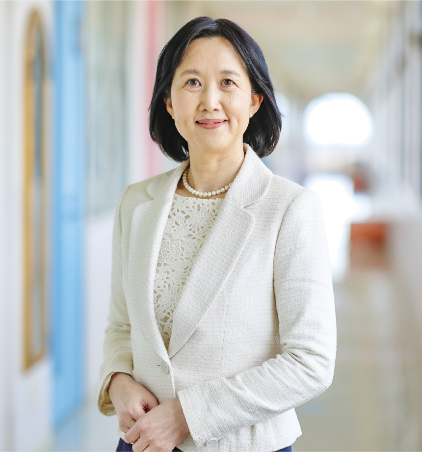 看護学部 学部長・教授 神庭 純子